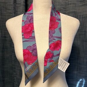 NWT** Authentic Versace silk Twill neck scarf**